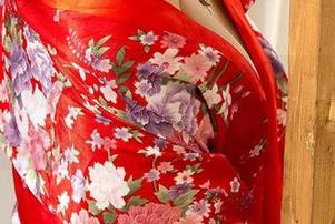 爱尤物 – 温馨提示：下载妮小妖的热辣绿茵美图，不容易哦！