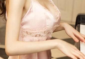 爱尤物 – 哇，童倩的连衣裙美图，照片中那一抹色彩，让我沉迷得不知所以。