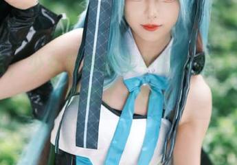 狐玖玖，少女写真图集中的小魔法，让我恍惚了一秒…