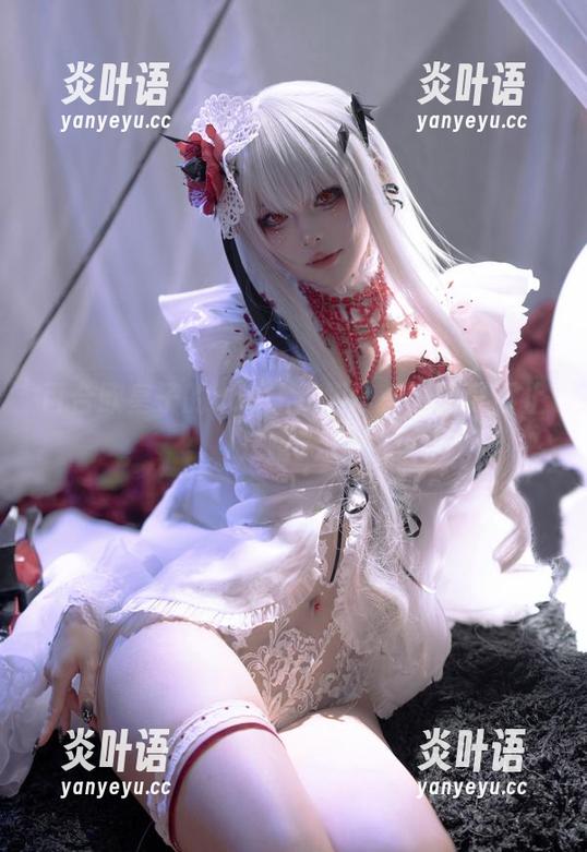 百合欧皇子 百合欧皇子的cos让我相信,海边可不止是晴天!