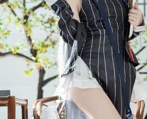 套图赏析：礼服佳代子就像一条神奇的矢量鱼游来
