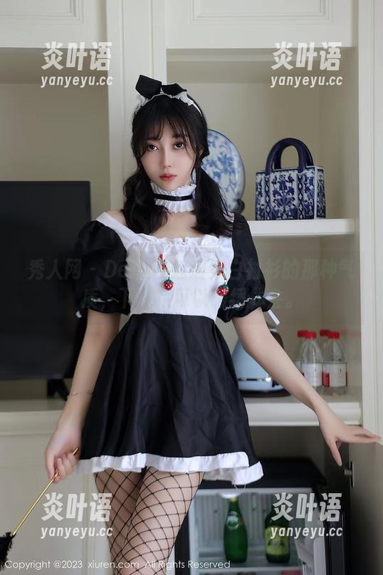 秀人网-Demon瑶瑶 秀人网 - Demon瑶瑶穿白衬衫的那种气质,下载后可以缓缓体会。