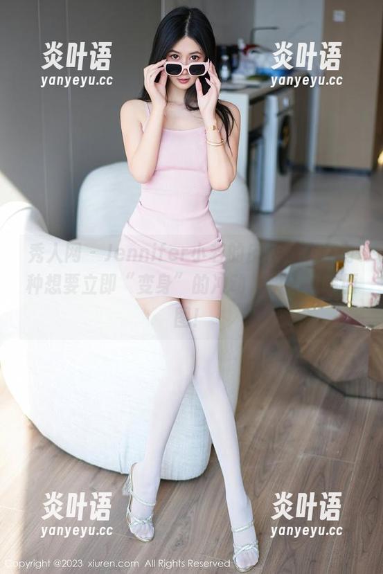 秀人网 - Jennifer小若的皮衣，让我有种想要立即“变身”的冲动，快来瞧瞧原图！