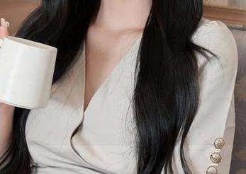 秀人网 – Suki_baby，职业装…高清资源竟然能引起我如此多的思绪，某种商业气息被重新解读！