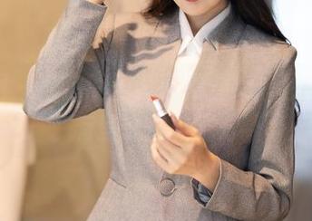 秀人网 – 允尔的圣诞颠覆合集，图包里都有些许奇幻成分