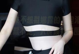 秀人网 – 本来不想戳娜露的，但海边这组原图担心收藏不足，只能膜拜等图册了。