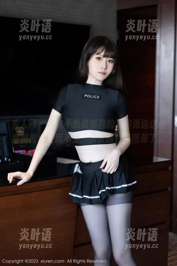 秀人网-娜露 秀人网 - 本来不想戳娜露的,但海边这组原图担心收藏不足,只能膜拜等图册了。