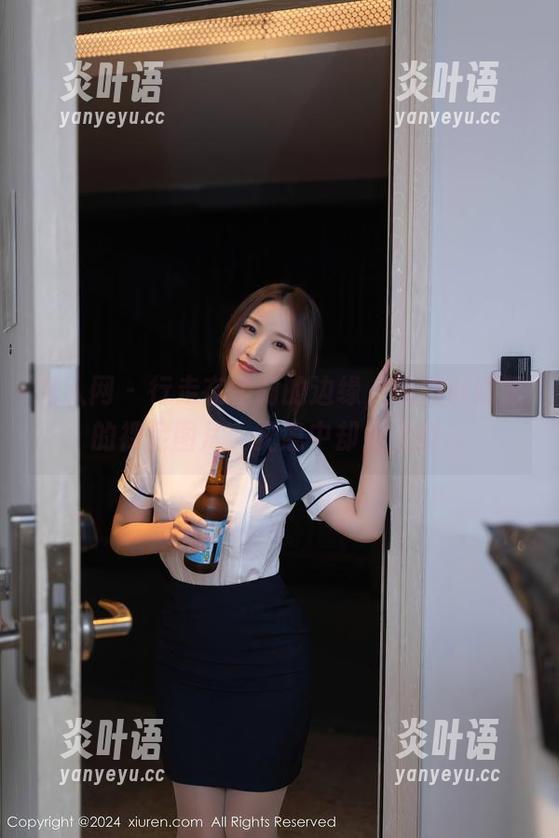 秀人网 - 行走在定制的边缘，柚柚小奶瓶的裸足图片，无意中却很上瘾。
