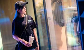 来看看秋楚楚不秃头的剧情合集，免费是个大方的角色啊！