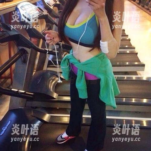 微密圈 - 秘书角色演绎！紫色哒豚豚的写真集分享时刻