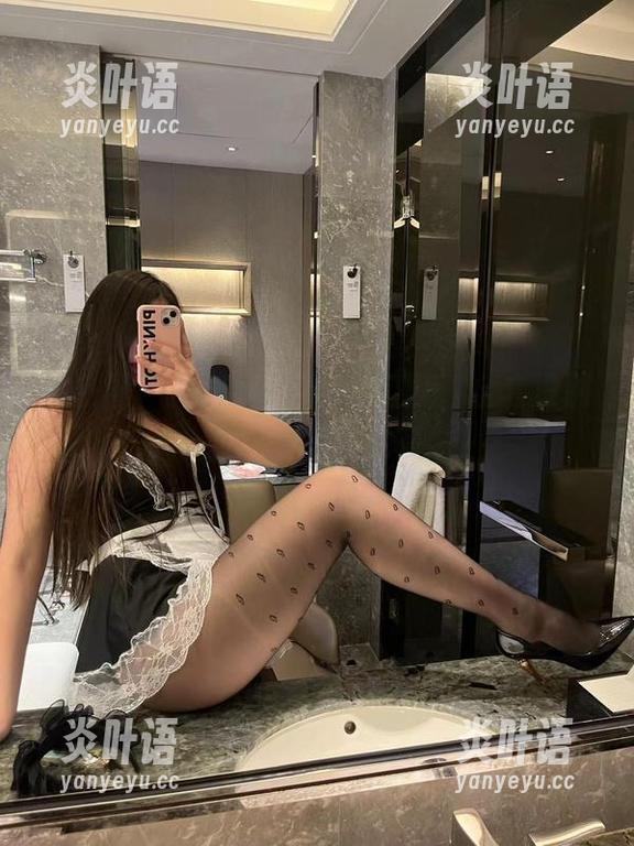 美邵女Baby 微密圈 - 美邵女Baby的红裙,全套没别的,原图太绝了