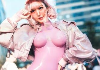 认真欣赏菌烨tako私拍的艺术，Nikke胜利女神的资源可是个宝。