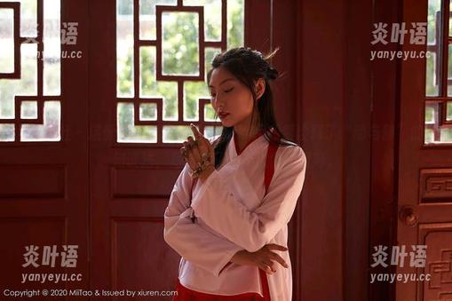 蜜桃社 - 这份免费的图集里，Suki用和服诠释了“动与静”的辩证法，虽然我还搞不太懂，呵呵。