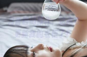 蜜桃社 – 月音瞳的新作：这内衣，我决定更新我的衣柜了！
