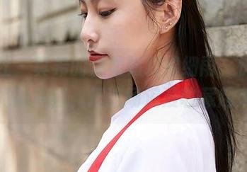 蜜桃社 – 真希的温柔如绵绵细雨，快来下载她的美图，把这场浪漫收藏起来。