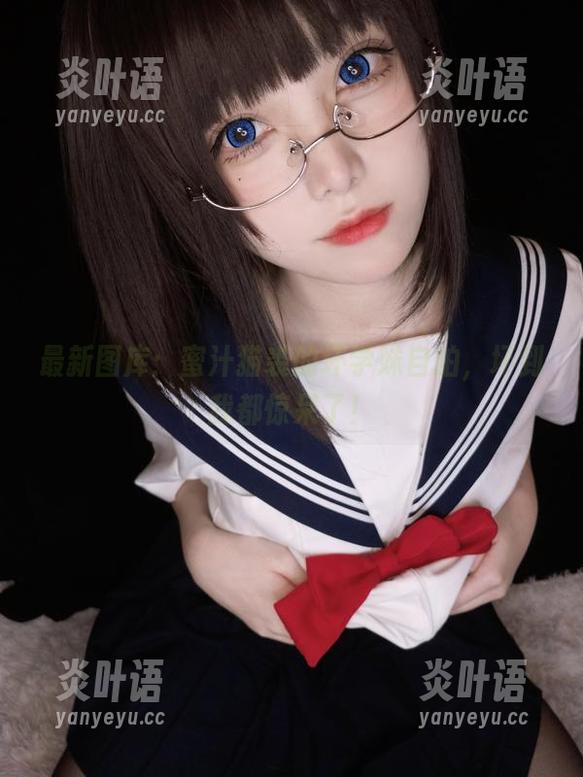 最新图库：蜜汁猫裘的坏学妹自拍，坏到我都惊呆了！