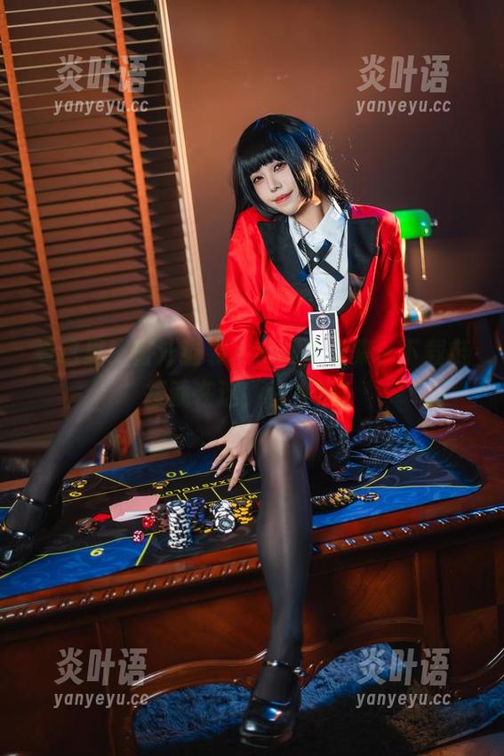 看这里！蜜汁猫裘水手服作品集，下载链接就在这，快来捞！