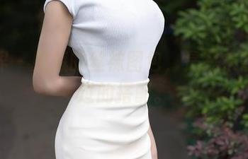 语画界 – 奶瓶的丝袜图包，是我未曾设想过的搭配。