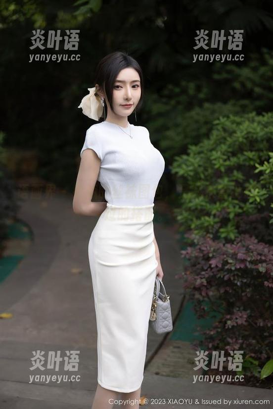 语画界-奶瓶 语画界 - 奶瓶的丝袜图包,是我未曾设想过的搭配。