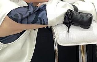 阳炎型小菠萝的新作–森蚺写真，诶，还真的蛮带感的