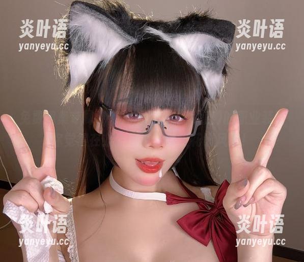 免费图集专属，阿九从不咕咕(九言)的职业装让你觉得在办公室也能秀出花哨风采！