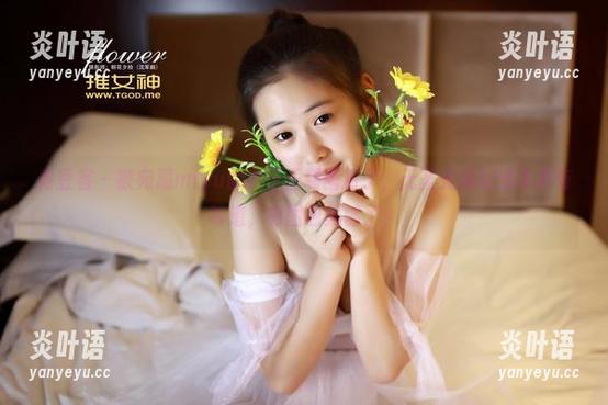 青豆客 - 被宛恩miyu的女王正装圈粉了，无圣光搭配起来更有味道，有图包就够了！