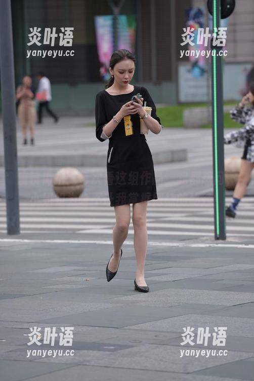 魔镜街拍：每次看这组作品，我都想问，小姐姐为啥不让我掌握网袜的秘技！